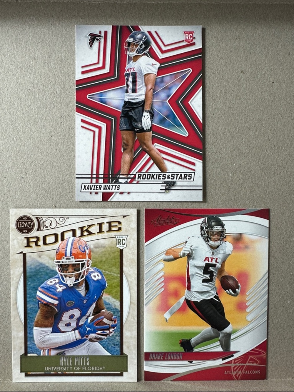 Falcons Bijon Robinson + Penix Jr/Terrell/Drake London/Bates/Kyle Pitts/Watts - Picture 11 of 16